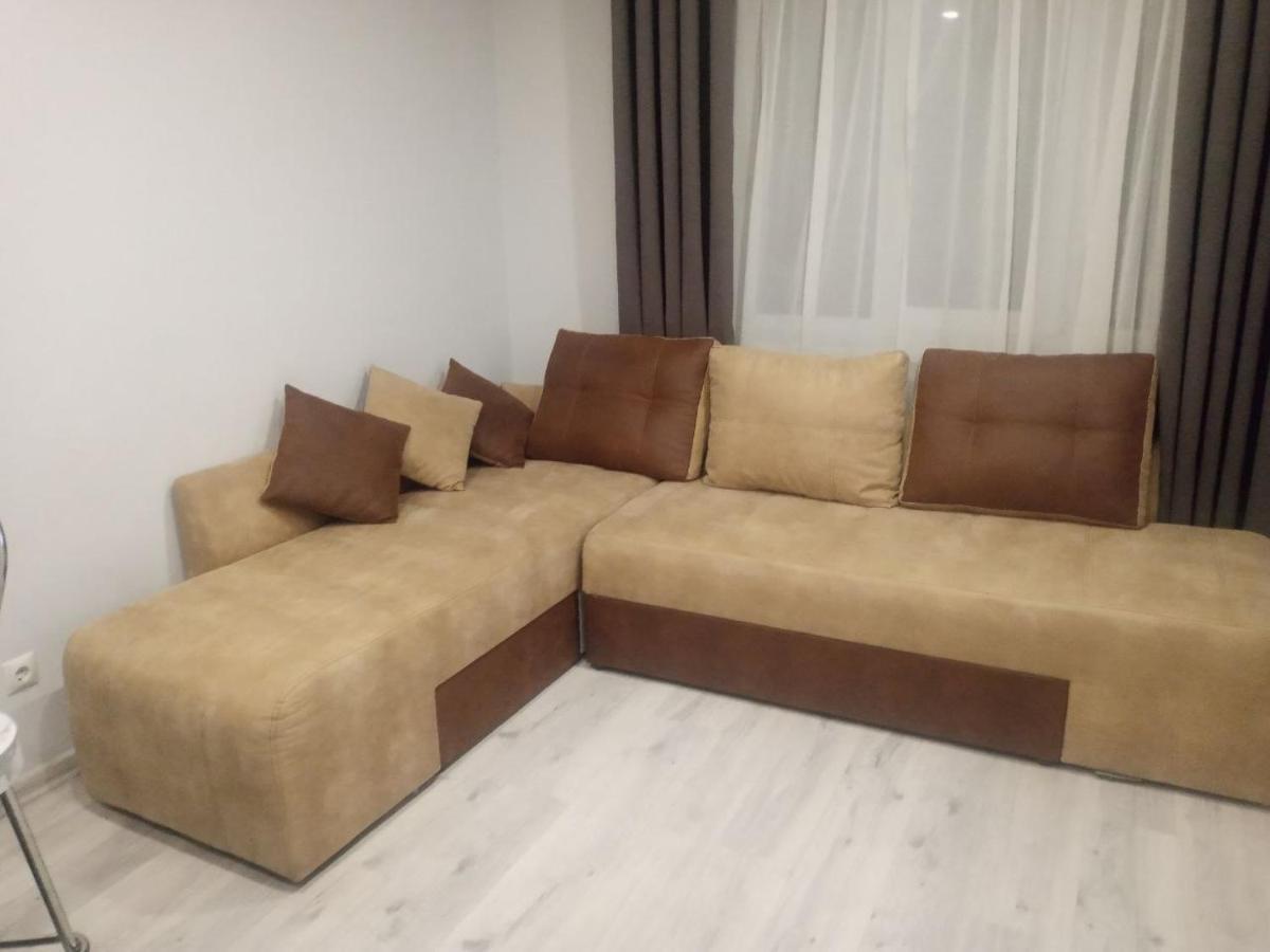 1-комнатная вип уровня посуточно в ужгороде. ул.другетов Apartment *