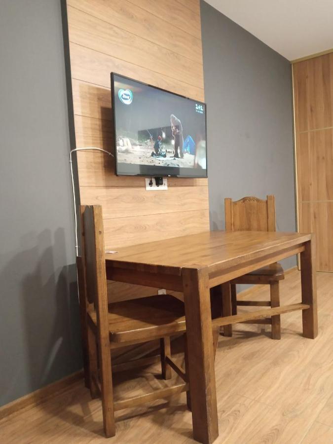 1-комнатная вип уровня посуточно в ужгороде. ул.другетов Apartment